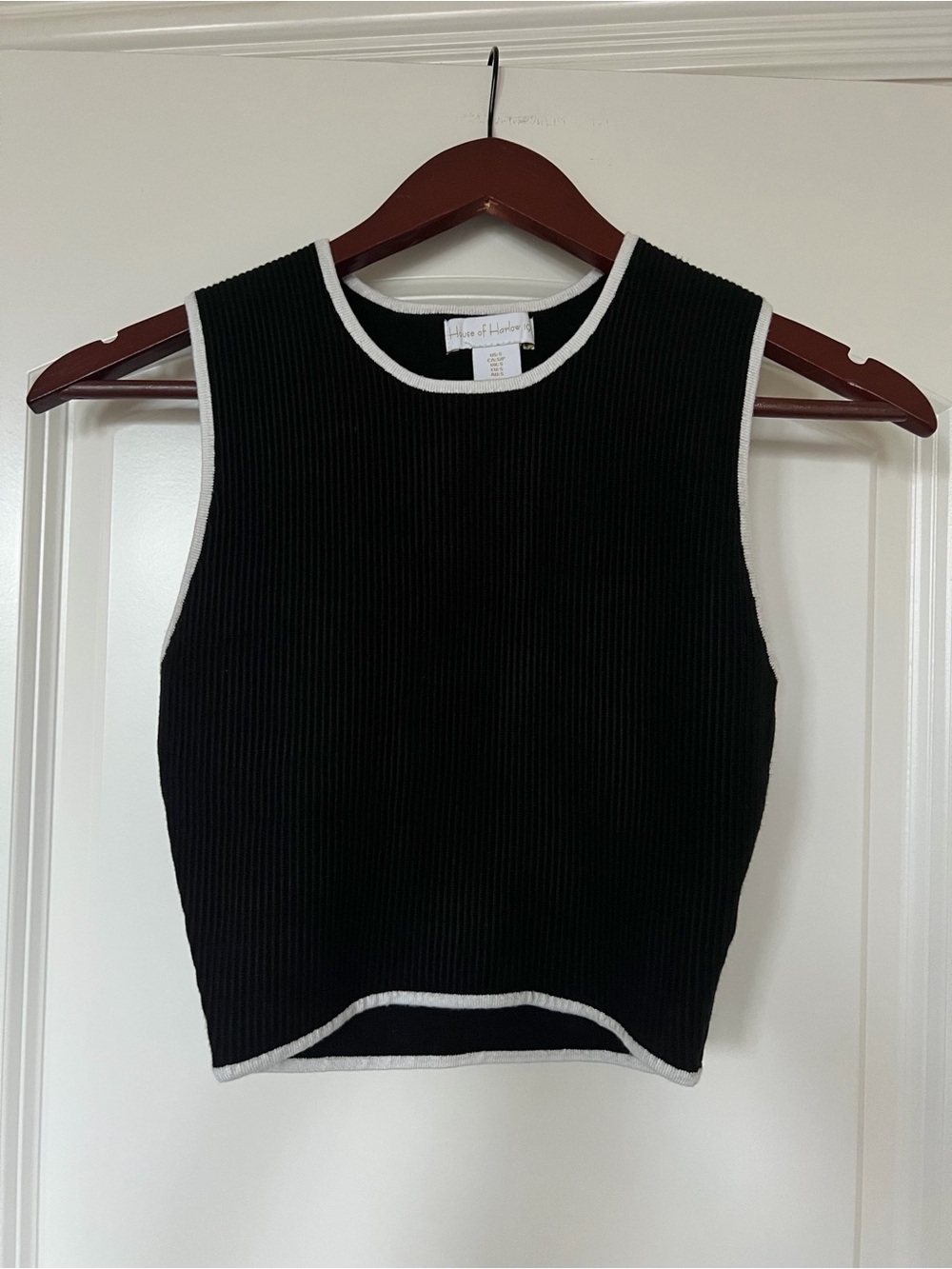 Cropped Ribbed Black Tank with White Trim | Thick Material